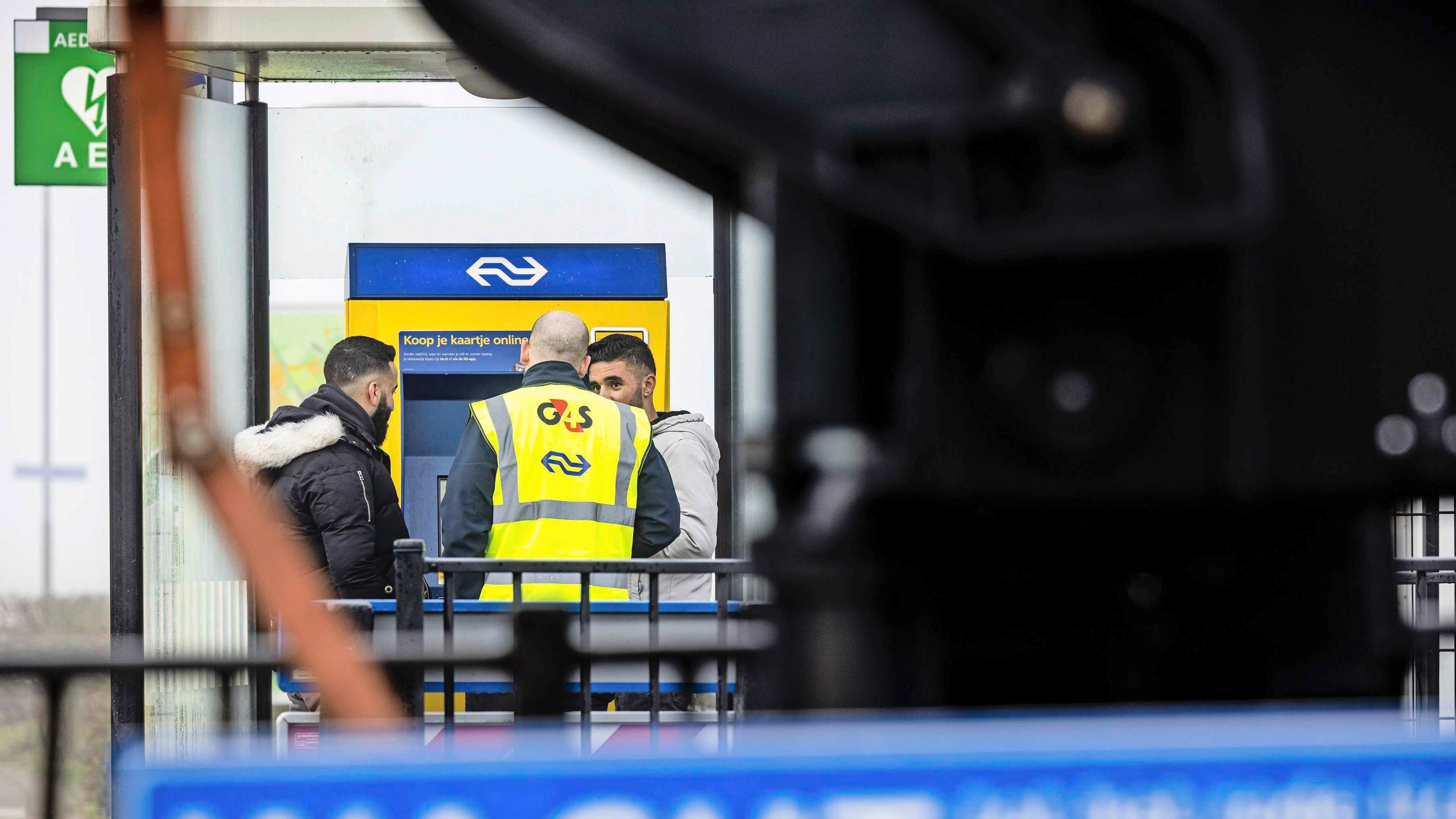 NS dreigt treinstation Maarheeze voorbij te rijden door overlastgevende asielzoekers: ’De maat is vo